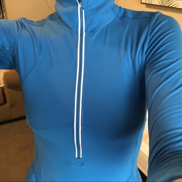 Lululemon Star Runner Pullover - Picture 2 of 6